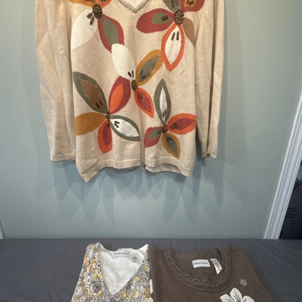alfred dunner 3 women’s size L 1 short sleeve shirt two beaded sweaters L